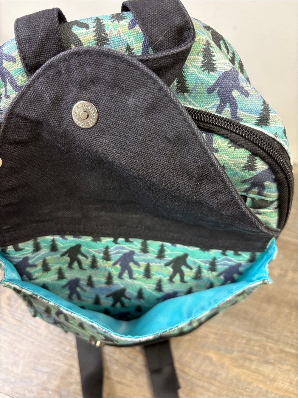 Sipsey Wilder Bigfoot Mini Backpack Sling Bag Sasquatch Print Crossbody - Picture 12 of 16
